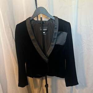 Giorgio Armani Borgonuovo 21 Black Velvet Tuxedo Jacket w/ Satin Shawl Collar